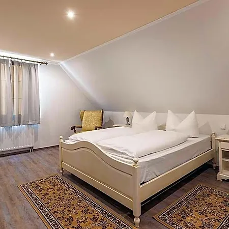 Roma Hotel *